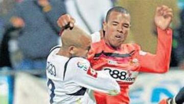 <b>CONTUNDENCIA. </b>El Comité sancionó con mano firme la pelea entre Diogo y Luis Fabiano.