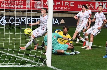 La pegada de Las Palmas arruina el estreno de De la Barreda