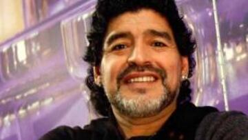 Maradona a Blatter: "No ha pateado un balón en su vida"