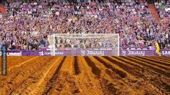 El desastroso césped se llevó las burlas del Valladolid-Barça