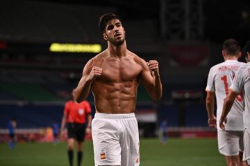 Marco Asensio celebrando su gol para España, que supone la victoria y el pase a la final de los Juegos Olímpicos Tokio 2020