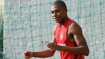 El delantero franc&eacute;s del M&oacute;naco Kylian Mbappe durante un entrenamiento.