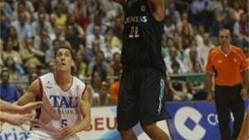 <B>LA MEJOR MANO.</B> Bullock ha hecho gala durante toda la temporada de su facilidad anotadora.