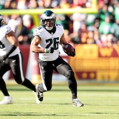 La temporada 2024 tiene 11 corredores y 11 receptores que han rebasado las 1,000 yardas