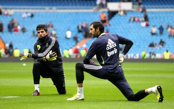 Adán y Diego López calientan juntos en el Bernabéu durante su etapa en el Real Madrid