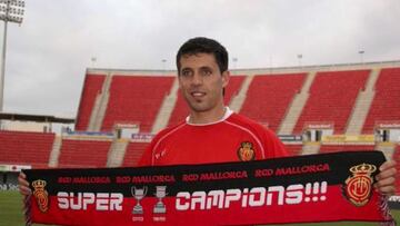 Pezzolano en su presentación como jugador del Mallorca en 2009