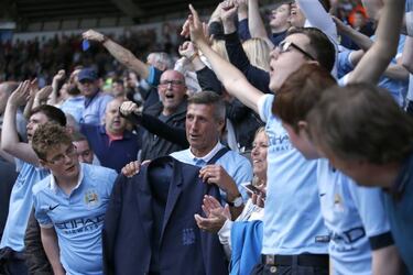El especial regalo que Pellegrini le dio a un hincha del City