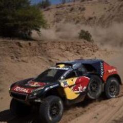 No hay sanción a Peterhansel por su repostaje del lunes