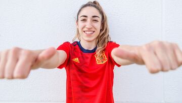 Olga Carmona, con la Selección española de fútbol femenino.