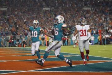 Los Dolphins estaban dispuestos a llevarse el partido para seguir luchando por un puesto en los playoffs, y se pusieron por delante gracias a una carrera de Lamar Miller de 14 yardas. El running back fue uno de los jugadores locales más peligrosos, sumando 89 yardas y dos touchdowns.