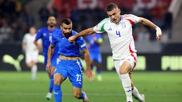 Soccer Football - Nations League - League A - Group 2 - Israel v Italy - Bozsik Arena, Budapest, Hungary - September 9, 2024 Israel's Mahmoud Jaber in action with Italy's Alessandro Buongiorno REUTERS/Bernadett Szabo