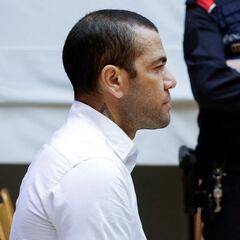 El compañero de celda de Dani Alves: “Si le dan la provisional a espera de juicio, coge y se va para Brasil”