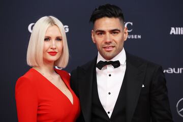 Falcao García y Lorelei Taron posan para las cámaras en los Premios Laureus que se desarrollaron en Mónaco.