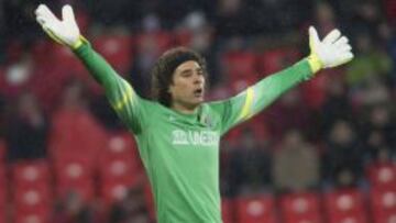 Memo Ochoa durante el juego de vuelta de cuartos de final en el que el Málaga cayó por la mínima diferencia ante el Athletic de Bilbao, última vez que defendió la portería blanquiazul.