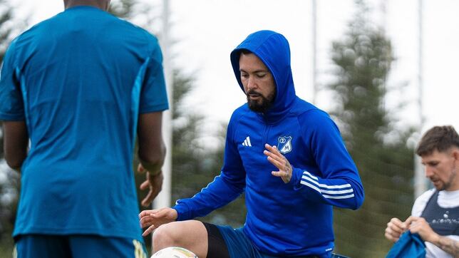 Hernán Torres convocó a 20 jugadores para el duelo de octavos de final