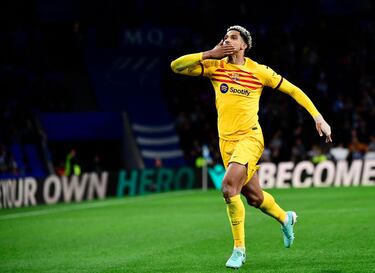 Why is Gavi not playing for Barcelona against Alavés in LaLiga?