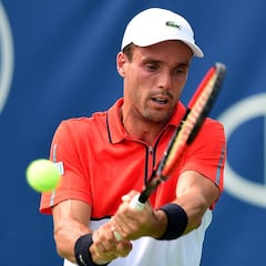 Bautista gana a Baghdatis; Carla Suárez cae con Pavlyuchenkova