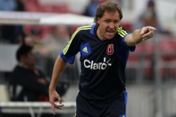 No estuvo a la altura de su antecesor. Logró la Copa Chile 2012-13, pero sólo estuvo un semestre y se fue con un rendimiento del 53,76%.