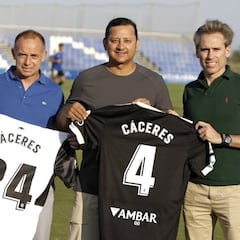 Valencia y Zaragoza homenajean a Cáceres en Pinatar Arena