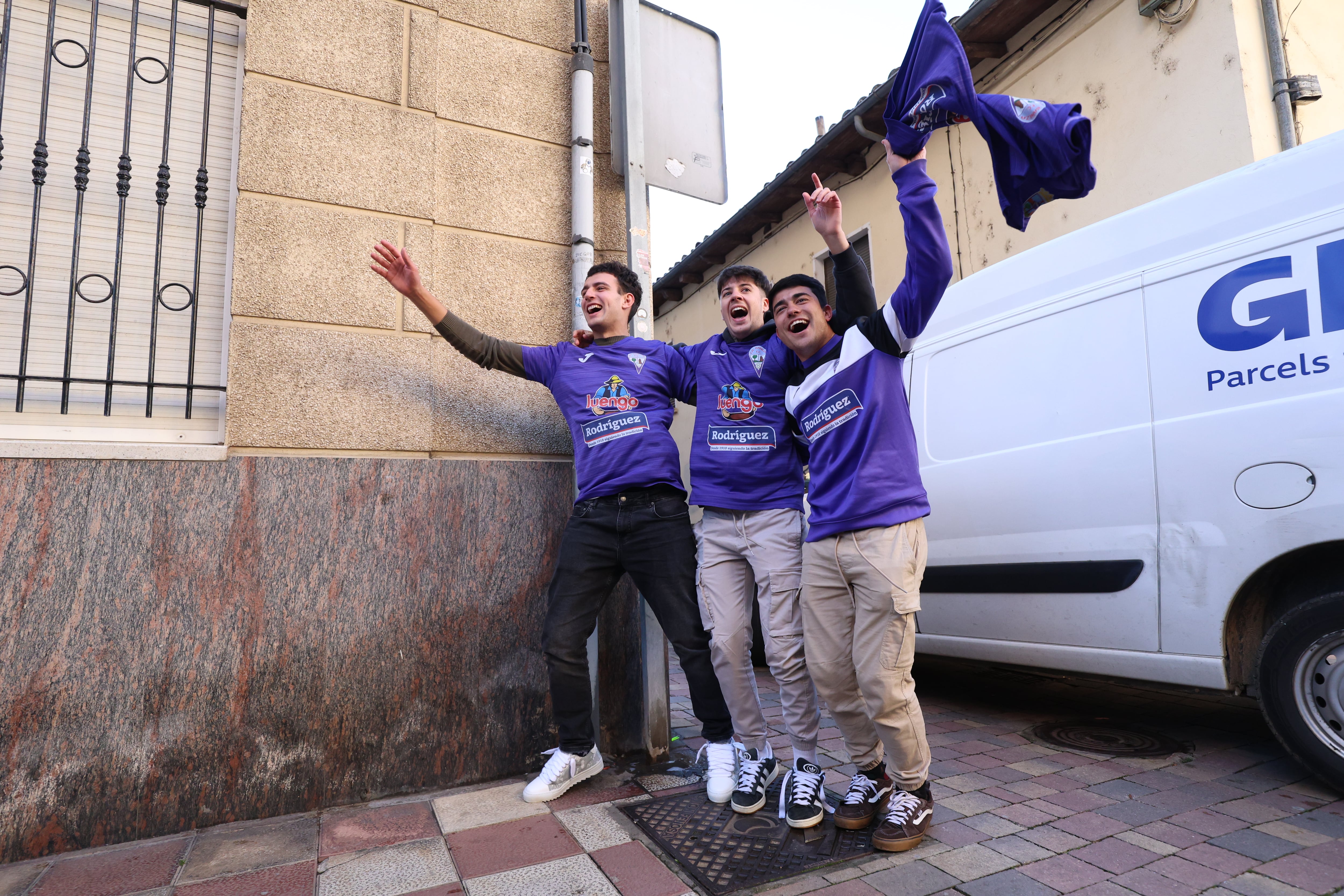 Bryan Justel, futbolista de La Bañeza y ganador de ‘El Gordo’: “No sé qué hacer con el dinero de la Lotería de Navidad”