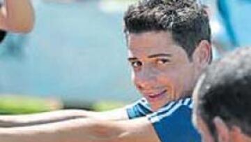 <b>FUTURO INCIERTO. </b>Cicinho espera noticias después de que el Roma moviera ficha.