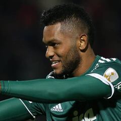 Miguel Borja recibe el consejo de un colombiano de cuarta división