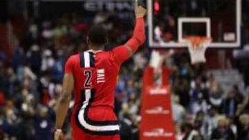 Wall mantiene vivos a los Wizards: a 1,5 de los playoffs
