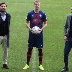 El juego aéreo de Vavro convence a Pacheta