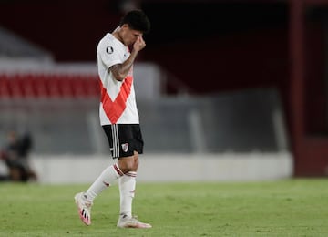 Palmeiras golea a River Plate en el Estadio Libertadores de América y complica la llave para el equipo de Rafael Santos Borré y Jorge Carrascal, quien salió expulsado