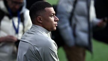 Paris Saint-Germain's French forward #07 Kylian Mbappe looks on before a training session on the eve of their UEFA Champions League last 16 second leg football match against Real Sociedad at the Reale Arena stadium in San Sebastian on March 4, 2024. (Photo by FRANCK FIFE / AFP)