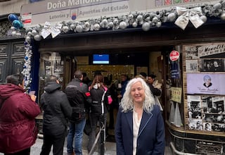 Concha Corona, gerente de Doña Manolita: “El número de ‘El Gordo’ de la Lotería de Navidad te lo da la mano de la lotera”