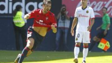 De las Cuevas celebra un gol.