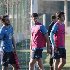 Óscar Cano cita a cuatro fabrilistas para el Guijuelo - Deportivo