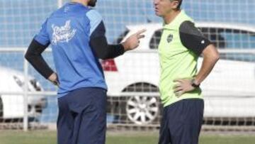 Vyntra charla con Lucas Alcaraz.