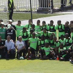 Hinchada de Nacional acompaña al equipo antes de final de Copa