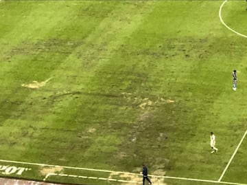 El Estadio Azteca vuelve a mostrar su cancha dañada