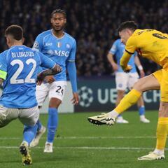 El Barça deja vivo al Nápoles