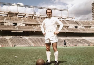 Gento jugó en el Real Madrid de 1953 a 1971.