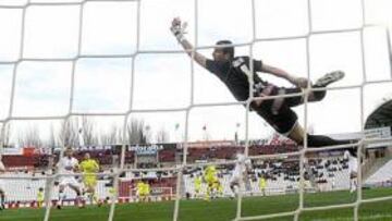 <b>GOLAZO. </b>Jefferson Montero marcó el tanto del Villarreal B con un espectacular disparo desde fuera del área.