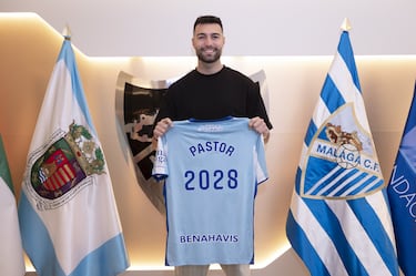El Málaga renueva a Pastor hasta 2028