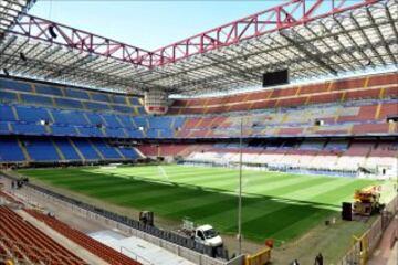 Los preparativos de San Siro para la Champions en imágenes