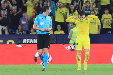 El Villarreal homenajea a Llaneza con pura épica