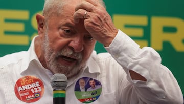 Brazil's former president and current presidential candidate Luiz Inacio Lula da Silva gestures during a meeting with candidates running in Brazil's general election, in Rio de Janeiro, Brazil, September 30, 2022. REUTERS/Pilar Olivares