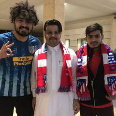 Los atléticos de Yeda: "Verlo aquí es un sueño... ¡yo viví el Calderón!"