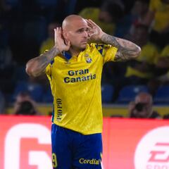 Cillessen y Sandro salvan un punto para Las Palmas