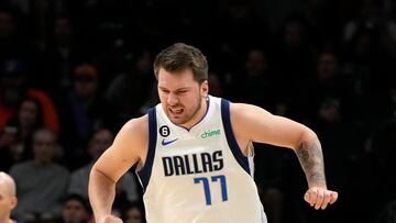 Doncic se lesiona, Dallas lo resiste