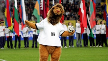 Para Alemania 2006, se eligió a Goleo para ser la mascota oficial del Mundial, un león que llevaba la camiseta blanca de la selección teutona con los números 06 en referencia al año en que se jugaba el certamen. Por su parte, Pille, era un balón parlante que acompañaba a Goleo.