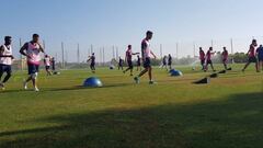 Los jugadores del Getafe se ejercitan en Oliva.