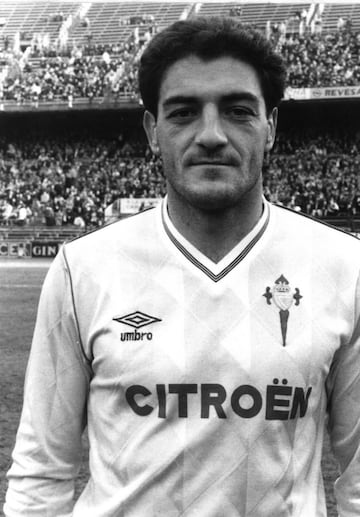 Jugó con el Real Madrid la temporada 1981-82. Defendió la camiseta del Celta durante dos temporadas desde 1988 hasta 1990.