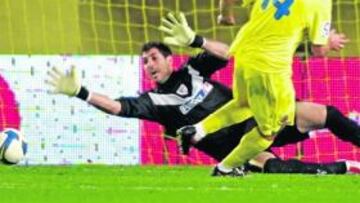 <b>SENTENCIA DE 'MATIGOL'. </b>El atacante chileno firmó el segundo gol del Villarreal aprovechando los pocos minutos que tuvo.